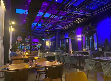 cambodia/phnom-penh/bar/hemisphere-sky-bar