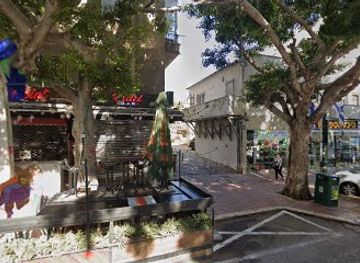 israel/ramat-gan/bar/feeder