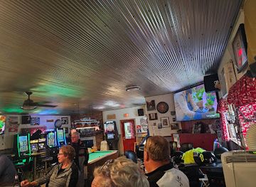 wisconsin/blue-hills/bar/arnold-bar-grill