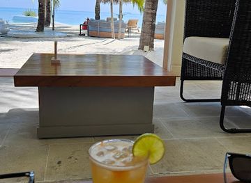 maldives/alimatha-island/bar/joie-de-vivre