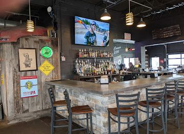 ohio/appalachian-ohio/bar/leon-s-garage