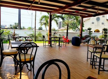 gabon/pikounda-gorilla-camp/bar/akwaba-lounge