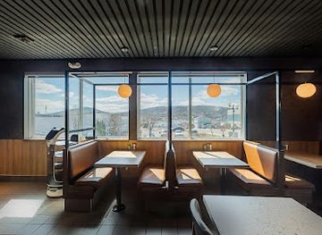 canada/forillon-national-park/bar/restaurant-et-bar-st-hubert