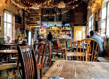 united-kingdom/north-east-england/bar/left-luggage-room