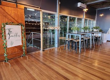 australia/western-district/bar/freight-bar-rooftop