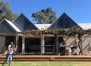 australia/limestone-coast/bar/whistle-post-estate-cellar-door