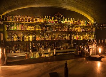 italy/via-francigena/bar/the-barber-shop