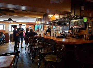 rhode-island/block-island/bar/poor-people-s-pub