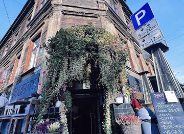 latvia/riga/art-nouveau-district/bar/buberts