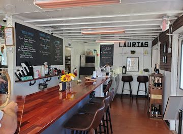 alabama/cotton-bayou/bar/lauria-s-by-the-beach