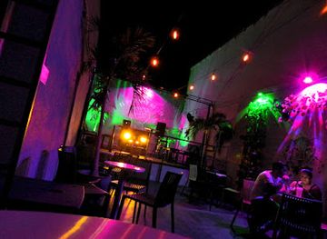 colombia/santa-marta/el-rodadero/bar/el-mono-rojo