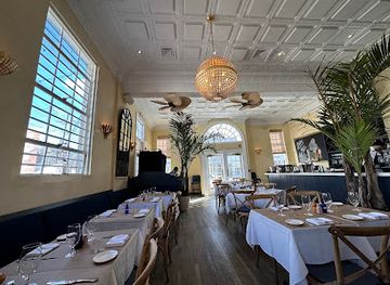 connecticut/greenwich-point-park/bar/le-fat-poodle