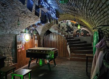 slovakia/bratislava/bratislava-castle-hrad/bar/goblins-pub