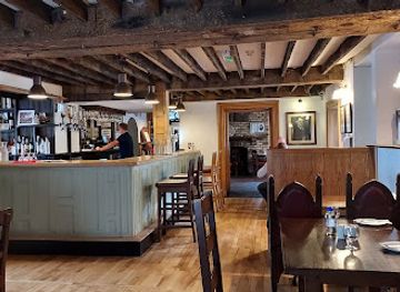 ireland/county-wicklow/bar/the-hollywood-inn
