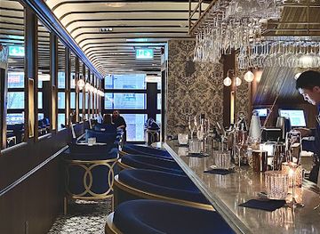 canada/toronto/yorkville/bar/c-suite