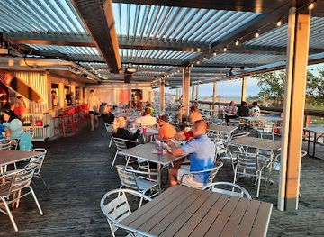 michigan/muskegon/bar/the-deck