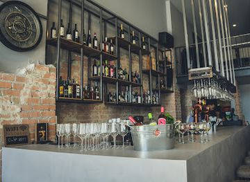 portugal/vila-real/bar/bar-clip-good-friends-drinks