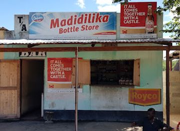 zimbabwe/hwange-national-park/bar/madidilika-bottle-store