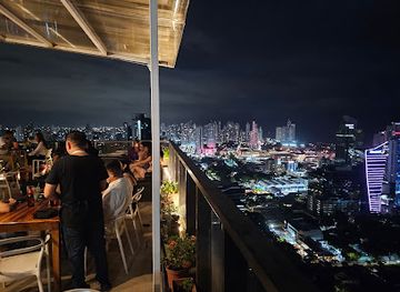 panama/central-panama/bar/luna-rooftop