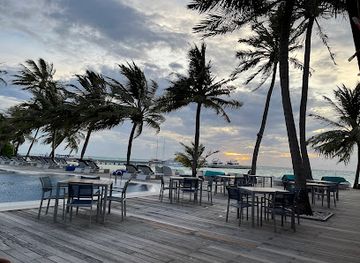 maldives/thulusdhoo/bar/meeru-dhoni-bar
