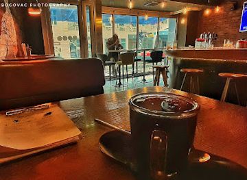 austria/vienna/hernals/bar/cafe-bar-laby