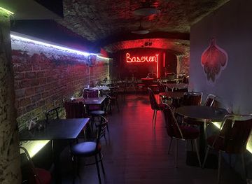 azerbaijan/baku/icherisheher/bar/basement-music-bar