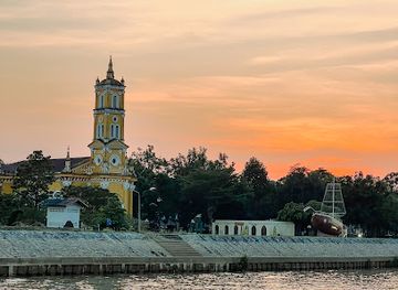 thailand/ayutthaya/ayutthaya-historical-park/bar/lung-nuat-bar