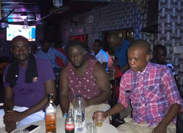 kenya/mombasa-beach/bar/blackwater-pub