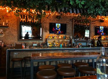 canada/southwestern-ontario/bar/bar-poet