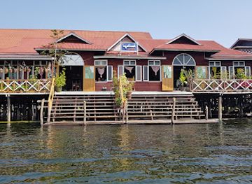 myanmar-burma/inle-lake/bar/eyeful-lake-restaurant