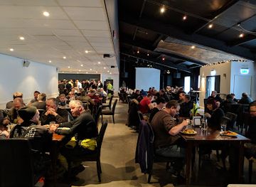 iceland/westman-islands/bar/hvitahusio