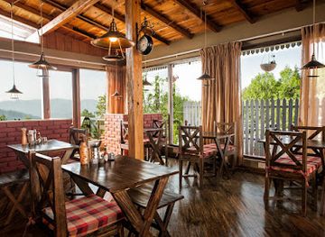 india/himalayas/bar/the-birdcage