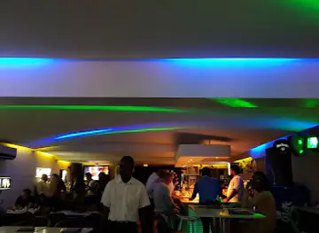 Le bar blanc