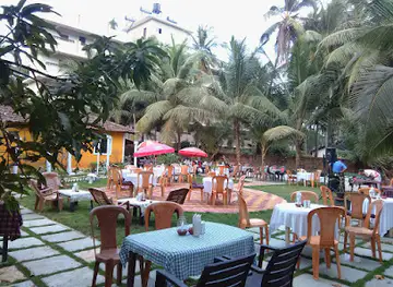 Georgies Place Bar n Resturant /Georgiesstay.com