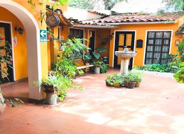 peru/santa-cruz-trek/bar/albergue-churup