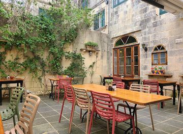 malta/mdina/bar/coogi-s-restaurant-tea-garden