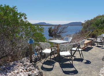 australia/freycinet-national-park/bar/melshell-oyster-shack