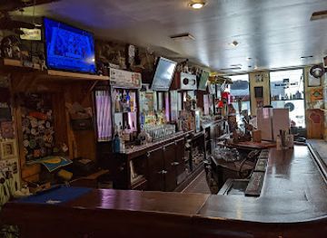 wisconsin/madison/bar/up-north