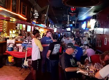 south-carolina/mauldin/bar/house-divided-bar-grill