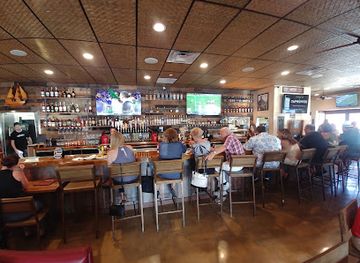 california/huntington-beach/bolsa-chica-state-beach/bar/the-hangout-restaurant-beach-bar