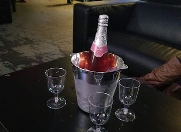 missouri/st-louis/the-loop/bar/blue-dine-and-lounge