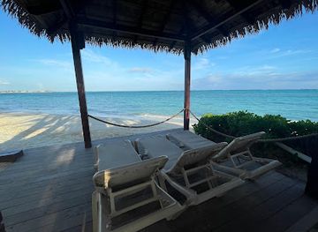 turks-and-caicos-islands/providenciales/the-bight-settlement/bar/cascade-bar