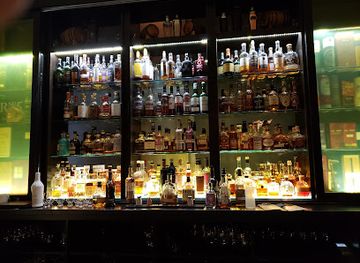 canada/northern-canada/bar/char-no-5-whisky-cocktail-lounge