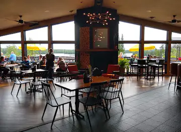 Poplar Haus Restaurant, Bar & Cabins