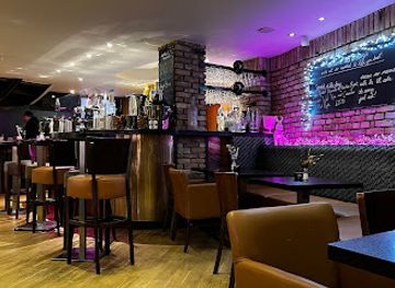 united-kingdom/whitby/bar/harry-s-lounge-bar-brasserie