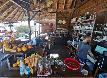 bulgaria/pomorie/bar/beach-bar-algae