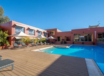 australia/uluru-kata-tjuta-national-park/bar/the-lost-camel-hotel-ayers-rock-resort