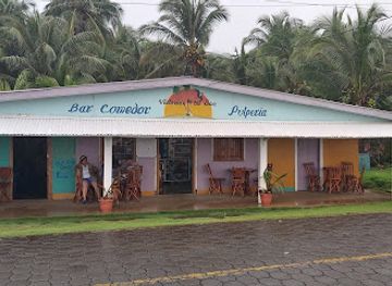 nicaragua/corn-islands/bar/bar-victoria-s