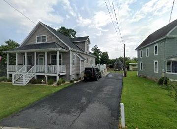 virginia/chincoteague-island/bar/liz-s-devil-dawgs