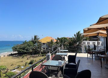 tanzania/stone-town/forodhani-gardens/bar/the-sunset-bar-africa-house-hotel